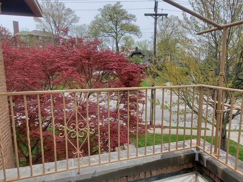 Building Photo - 2217 Madison Rd