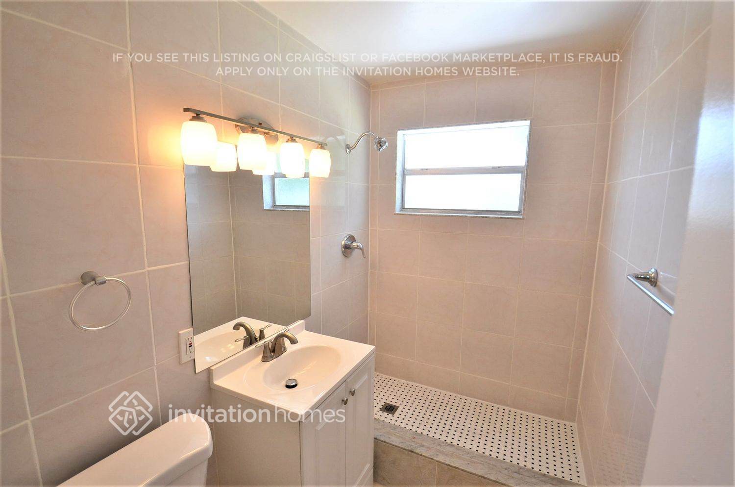Building Photo - 5531 SW 6th Ct