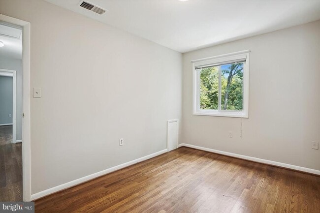 Building Photo - 8501 Canterbury Dr