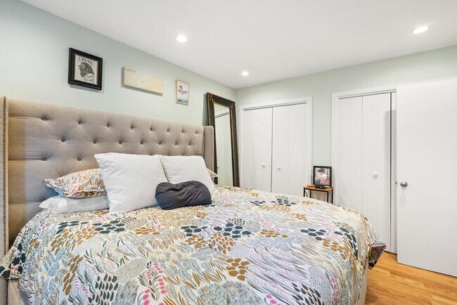 Building Photo - 1710 Summit Pl NW