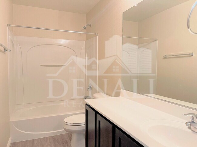 Building Photo - 7826 S Peppertree Dr