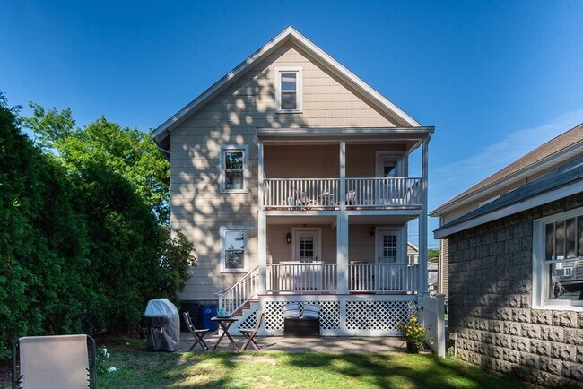 Building Photo - 12 Pondview Rd