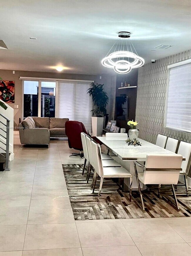 Building Photo - 6846 NW 103rd Ave