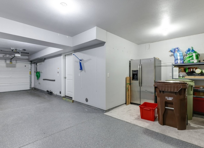 Building Photo - Immaculate 2-Bedroom Townhome in Tanasbourne with Smart Upgrades & High-End Finishes!