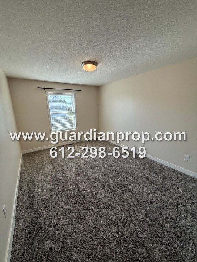 Building Photo - End Unit Townhouse Available Now, Open Floor Plan, Loft Area, Large Primary Suite, Side Patio, Pool