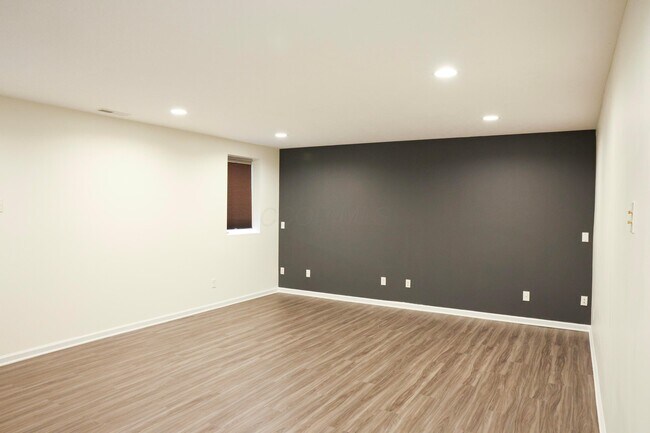 Building Photo - 11921 Warbler Wy