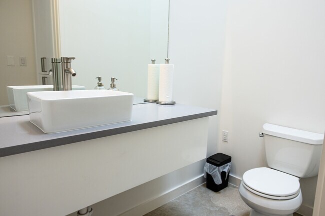 Building Photo - 507 S Park Dr