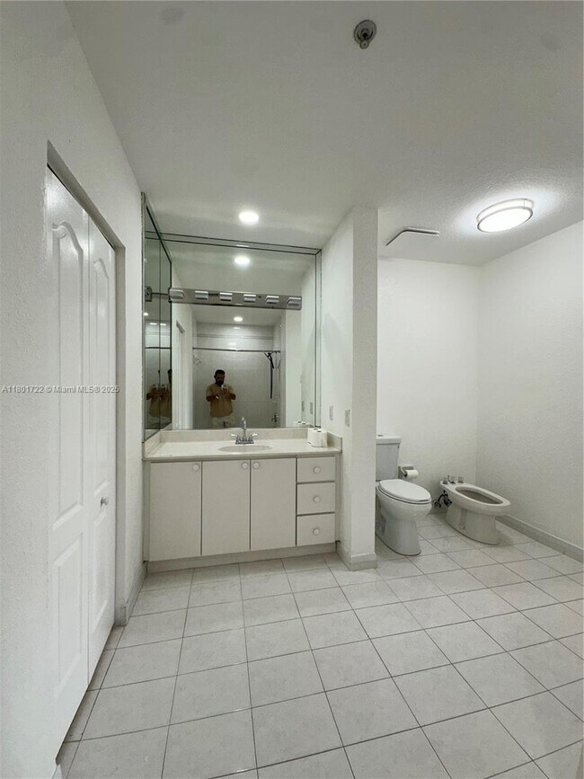 Building Photo - 17425 NW 75th Pl