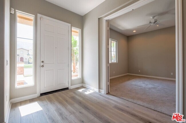 Building Photo - 22430 Leisure Dr