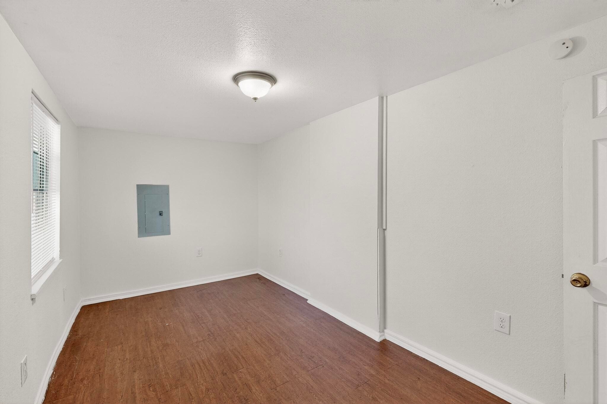 Building Photo - 5645 Santa Fe Ave