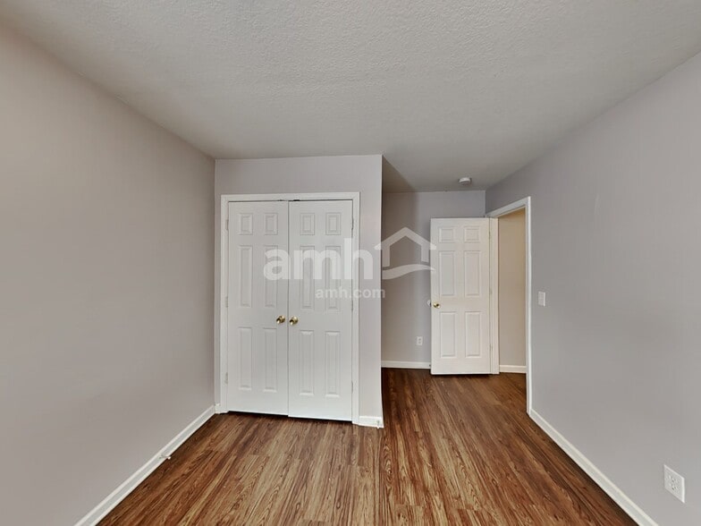 Building Photo - 2021 Sonoma Valley Dr