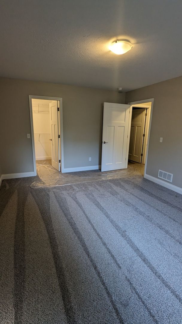 Building Photo - 2023 Beautiful 3 Bedroom home with first floor master bedroom