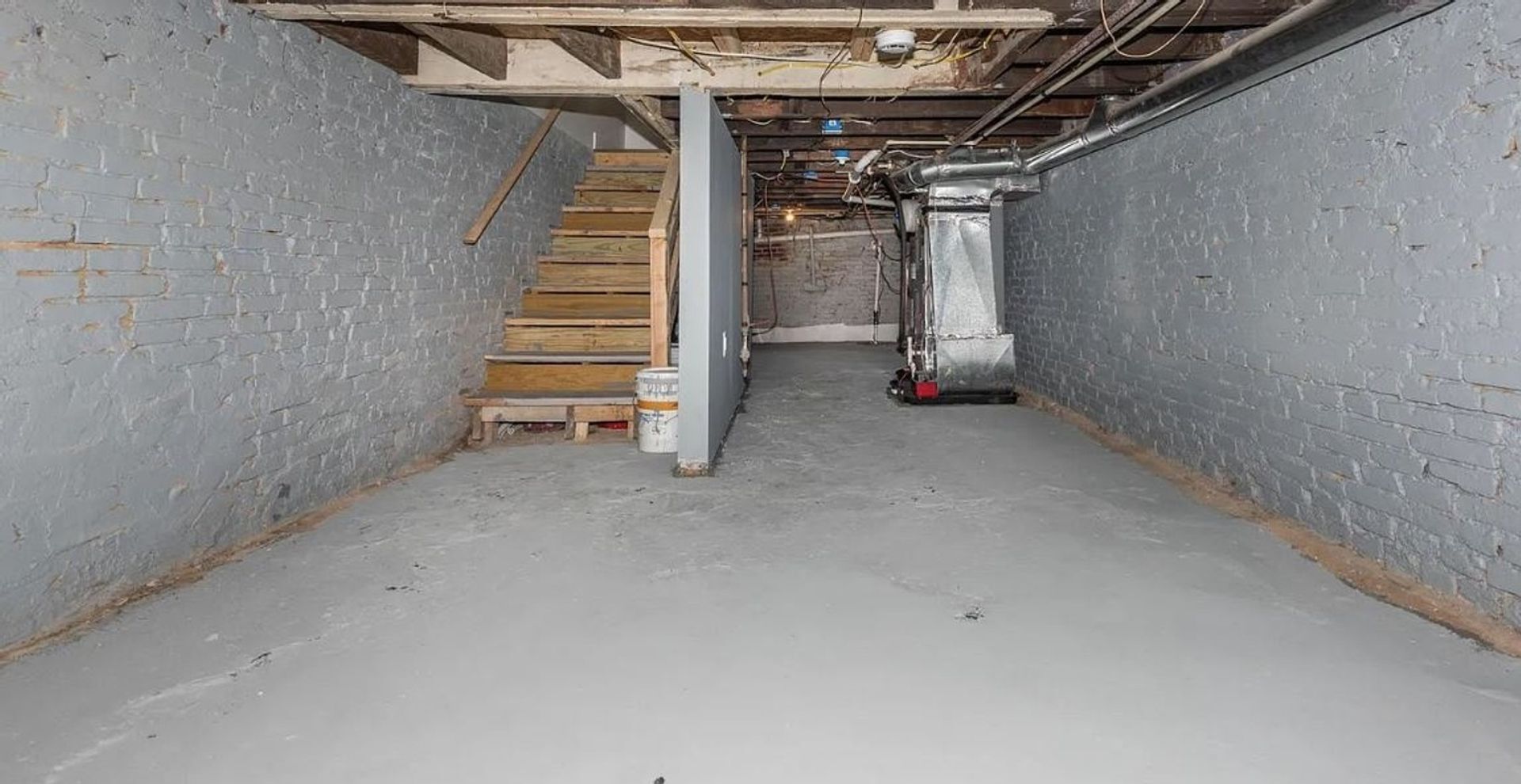 Building Photo - 1211 James St