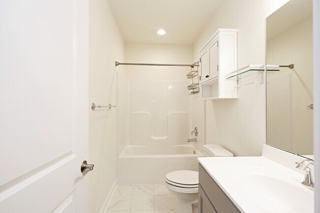 Building Photo - Pet-Friendly Fry's Spring Townhome Near 5th St Station