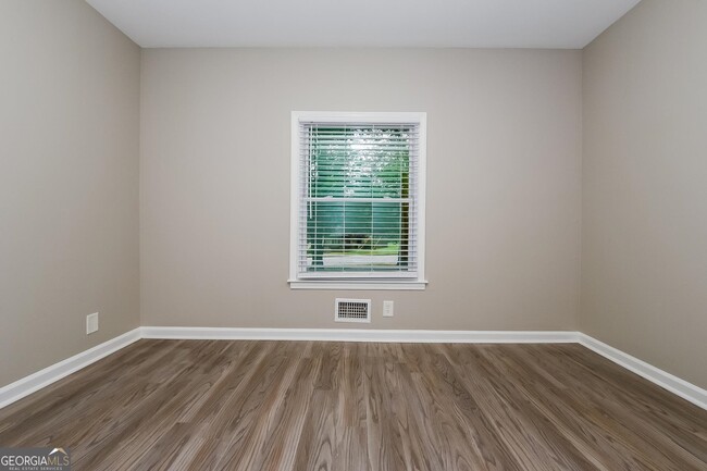 Building Photo - 4492 Raleigh Dr