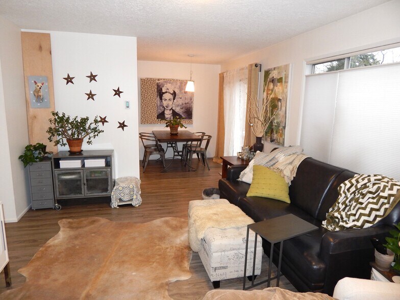 Building Photo - 4115 SE Raymond St