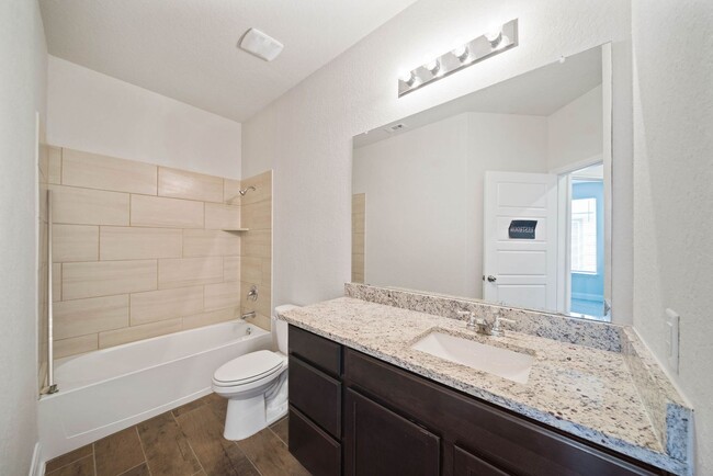 Building Photo - 4 Bedroom 3 Bathroom located in Copper Can...