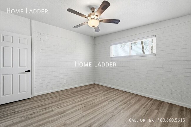 Building Photo - 596 W Harding Ave