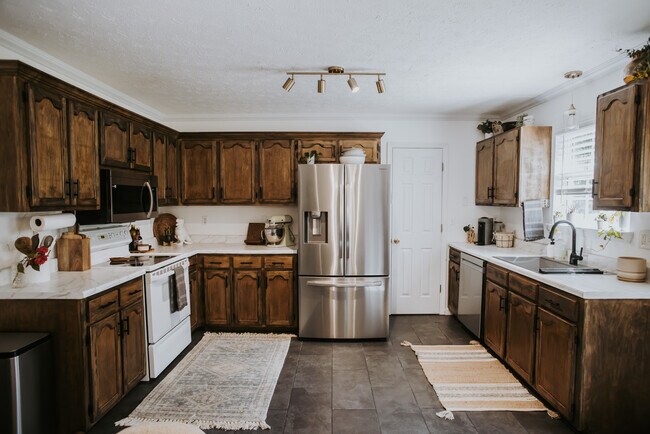 Building Photo - 10804 Trojan Hill Dr