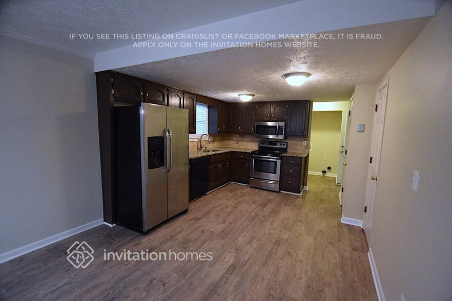 Building Photo - 113 Carrollwood Dr