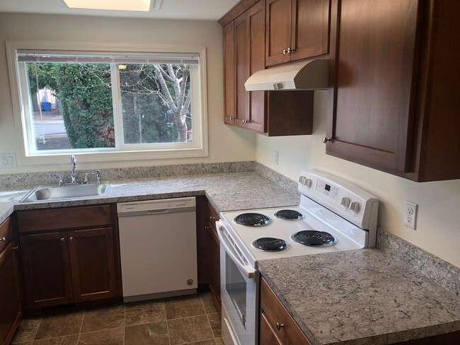 Building Photo - Total Remodel! Two Bedroom Duplex in North...