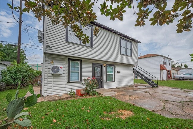 Building Photo - 2516 Craigmont St