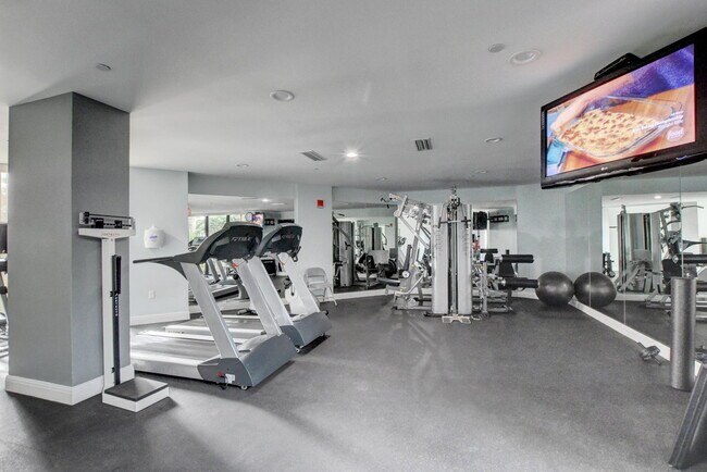 Building Photo - 3000 N Ocean Dr