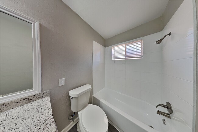 Building Photo - 5315 Derbyshire Dr