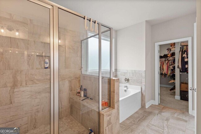 Building Photo - 2121 Charmond Dr