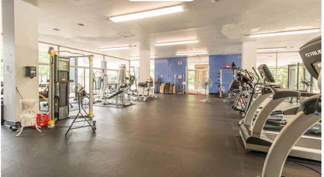 Building Photo - One month free rent with a lease start date on or before February 28th, 2026! 1 bedroom 1 bathroo...