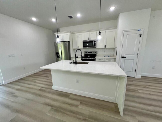 Building Photo - 8114 N Maltese Dr