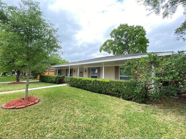 Building Photo - 5330 Wigton Dr