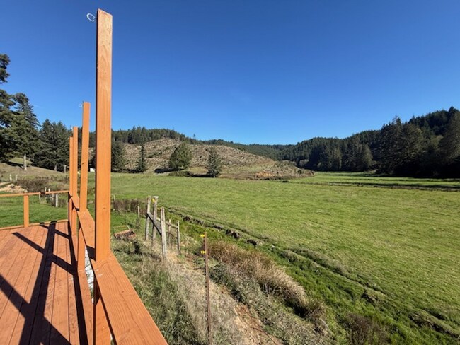 Building Photo - Country Home, 4 bed/2bath short term rental