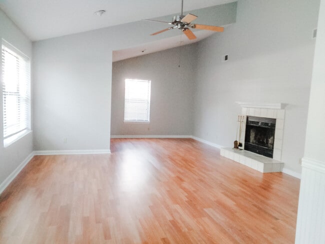 Building Photo - 228 Louisiana Ave