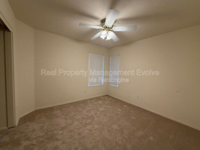 Building Photo - 15847 W Saguaro Ln