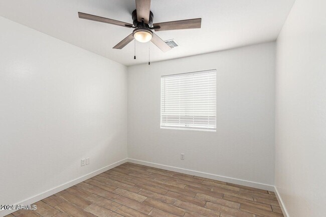 Building Photo - 656 S 97th Pl