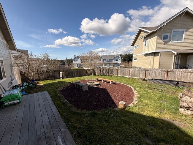 Building Photo - 4 bdrm/2.5 bath home in Barkley Area