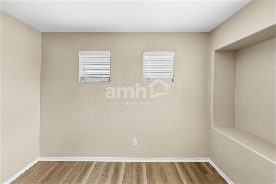 Building Photo - 2982 S 256th Dr