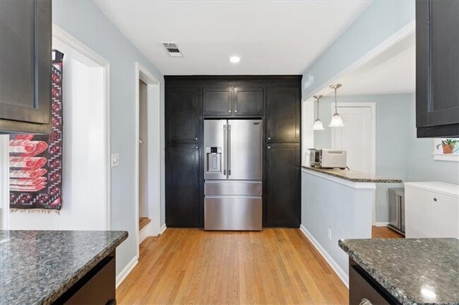 Building Photo - 693 Glenwood Ave SE