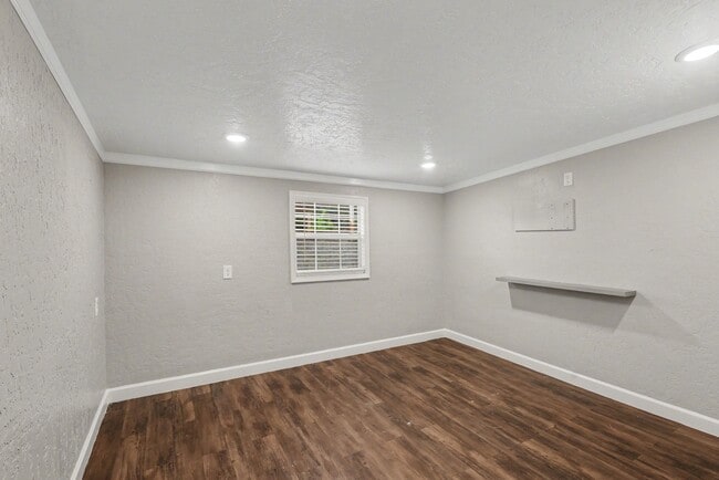 Building Photo - 13334 Emporia St