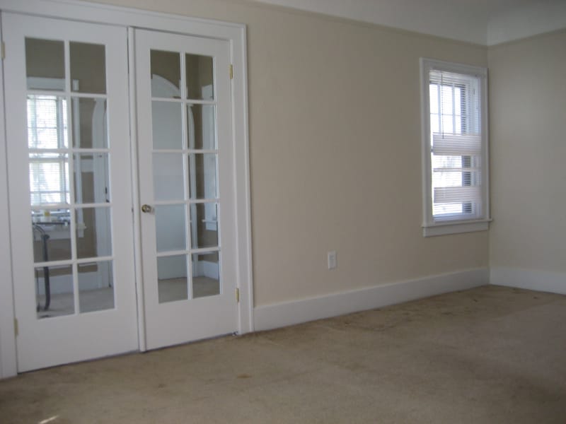 Building Photo - 529 Knowles St