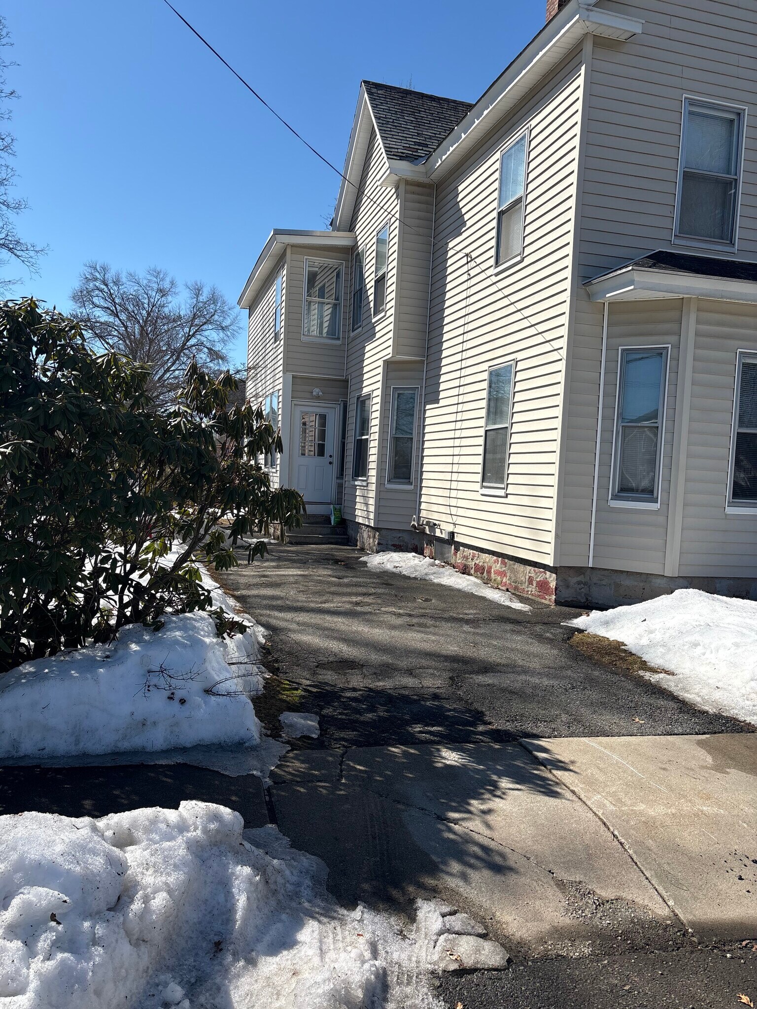 Building Photo - 18 Upham St