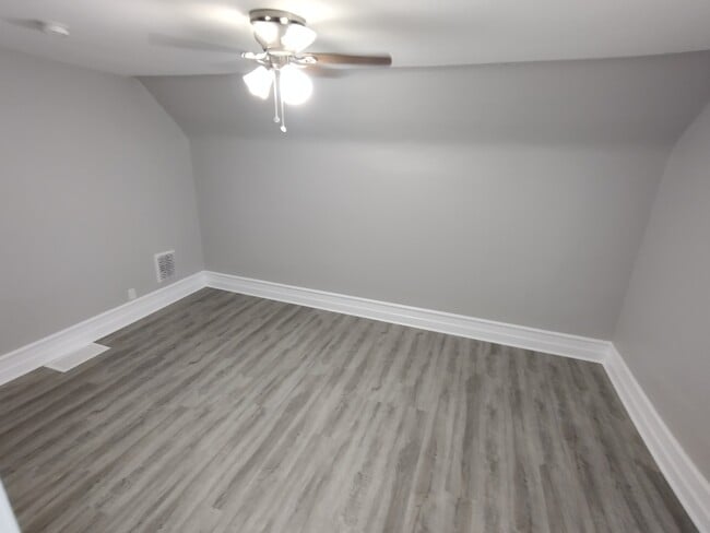 Building Photo - 3607 Waukegan Rd