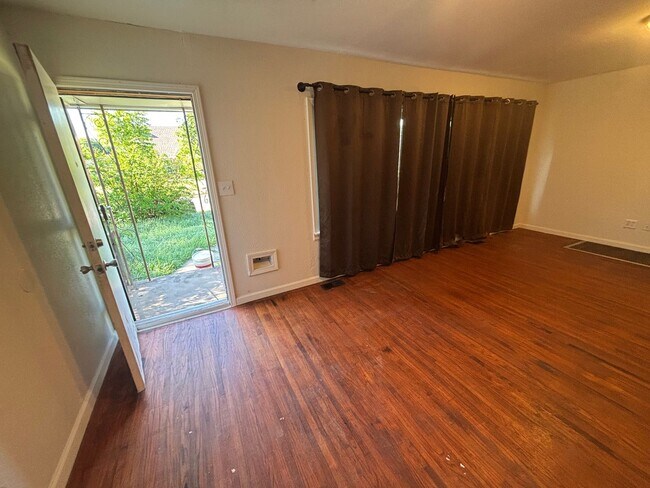 Building Photo - Tulsa Single Family Home for Rent 3 beds 2 bath