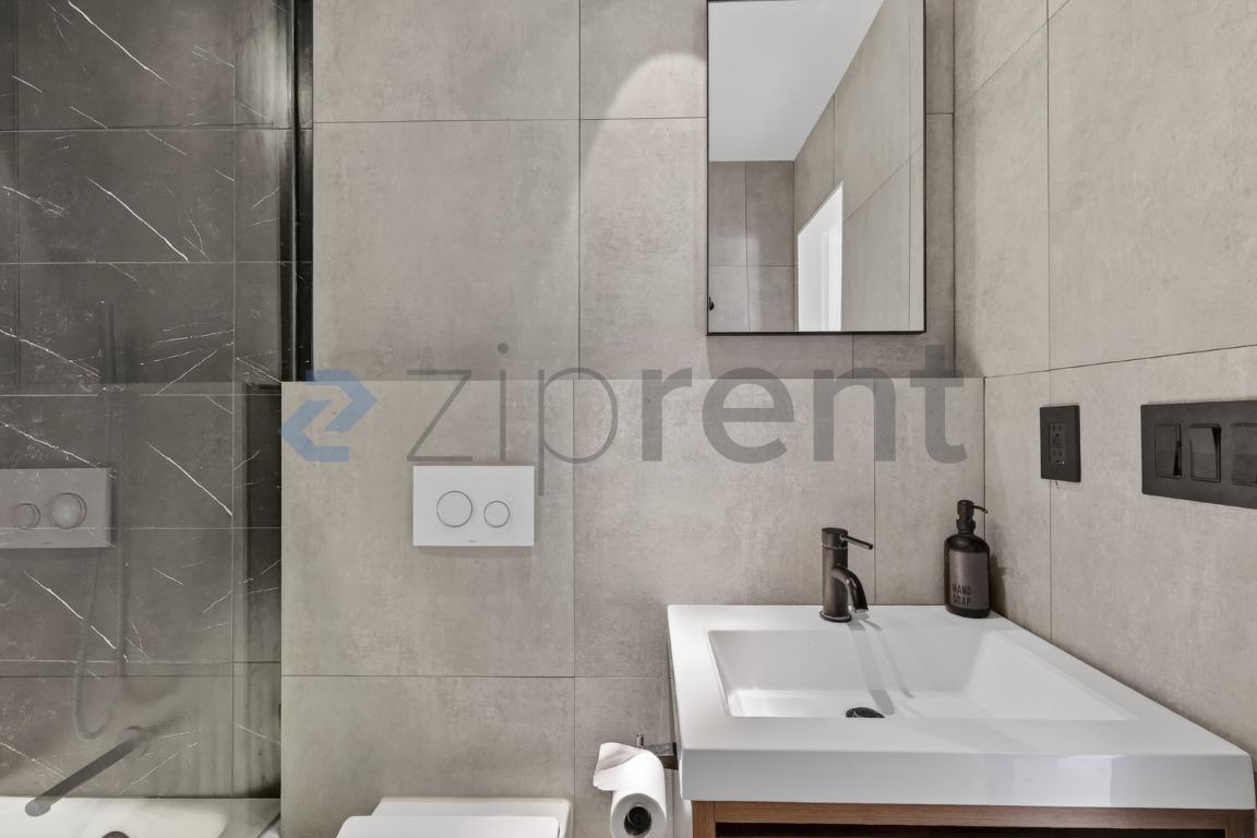 Building Photo - 6 Bonwit Rd