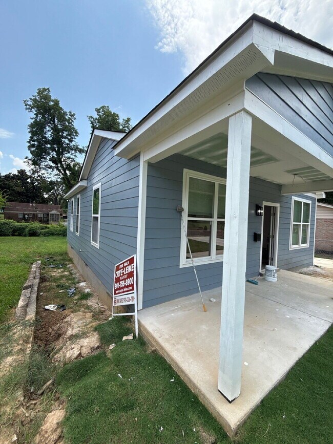 Building Photo - Fully Renovated Spacious 3BR in South Memphis – Section 8 Welcome