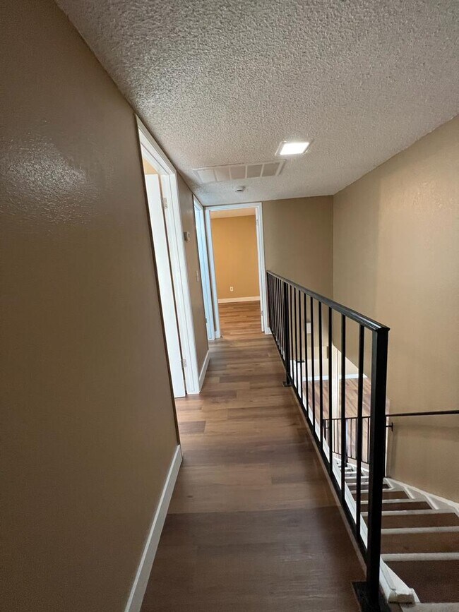 Building Photo - 4301 Isla Verde St