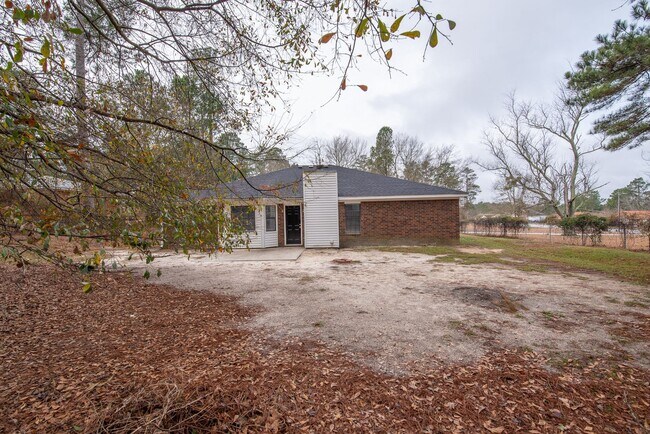 Building Photo - Updated 3 BR/2 BA - 10 Minutes From Gate 5 @ Ft. Gordon