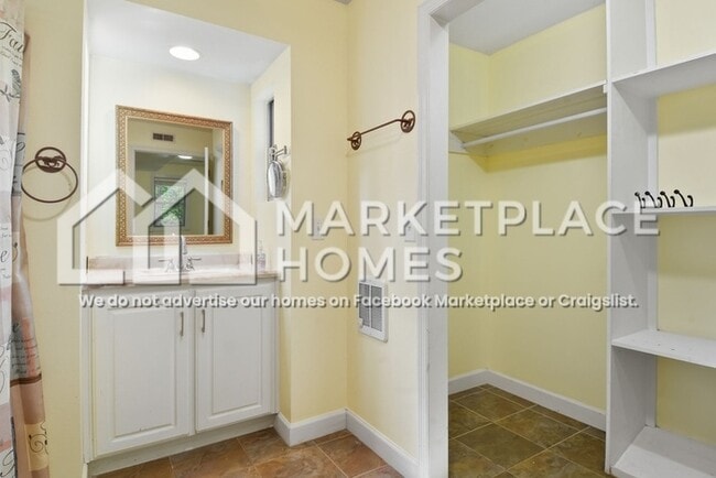 Building Photo - 156 Martin Burgess Rd