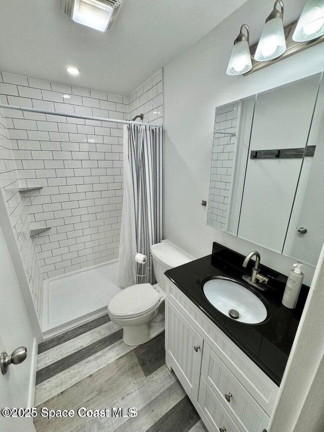 Building Photo - 789 Walnut Dr